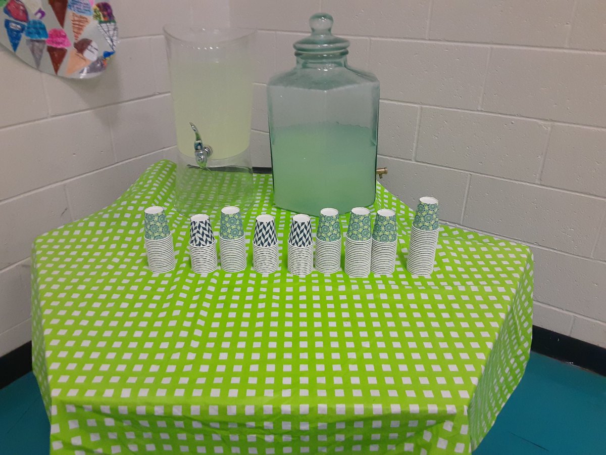 mrsbowesteaches's tweet photo. Sending a big shout out to all our grown ups who came to celebrate Donuts with Grown Ups. We can't thank you enough for helping us grow. #celebration #thankful #donuts #lemonade #songsandpoems #thanksforpoppingby https://t.co/EuYJA2ObfY
