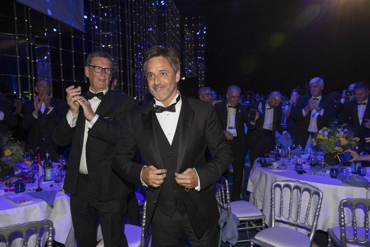 EY_Argentina's tweet photo. Orgullo inmenso 🇦🇷💪

Gastón Taratuta, Emprendedor representante de #EYArgentina, acaba de ser nombrado EY World Entrepreneur Of The Year.

El emprendedurismo argentino está de fiesta por este gran reconocimiento.

#WEOY @EY_EOY @EYnews @GASTONALEPH @AlephHolding https://t.co/pTHCZGY3wz