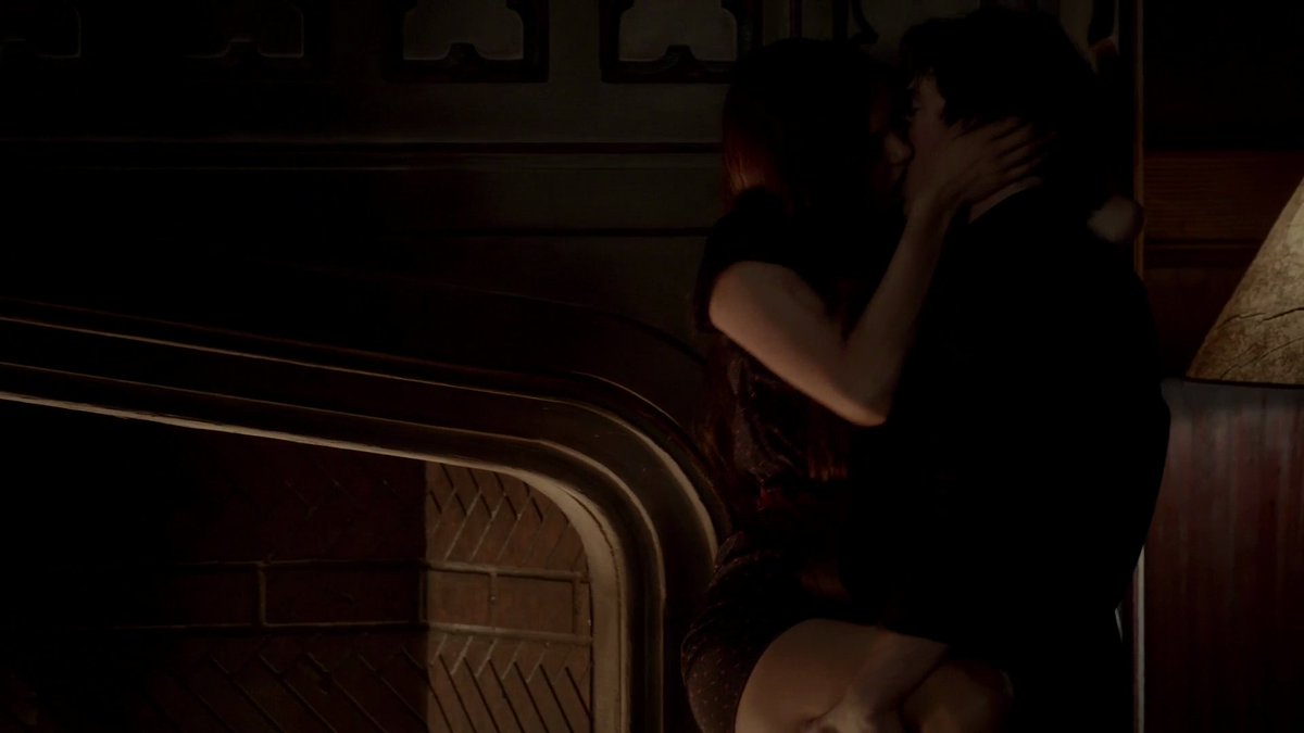 eternalmate's tweet photo. “Damon smiled. “I want to give you the best of everything,” he said. “You should have the world at your feet, you know.” -  The Vampire Diaries: Moonsong (The Hunters Vol. 2) https://t.co/zI0u8Drt4A