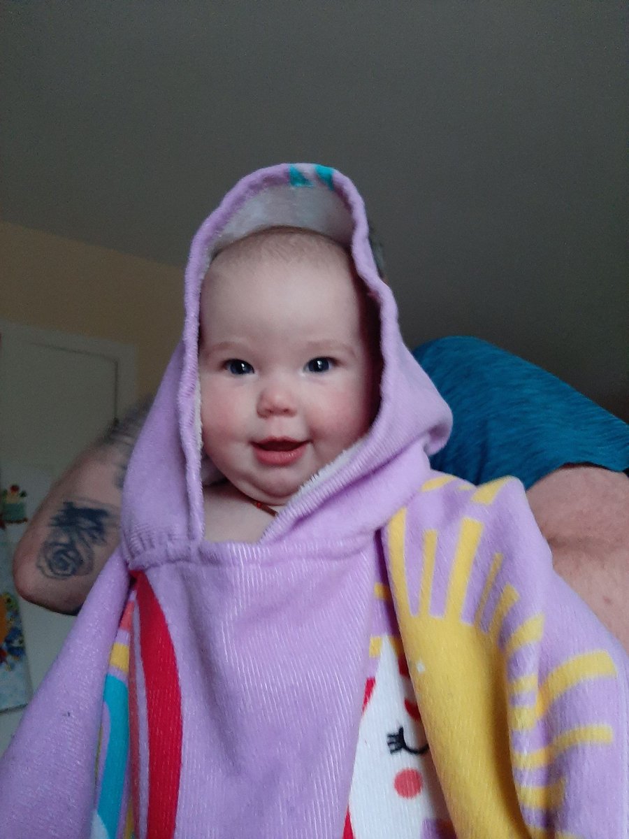 Le_Pofin's tweet photo. Coucou, sortie du bain #teamNo5 https://t.co/s6pkUeLQPV