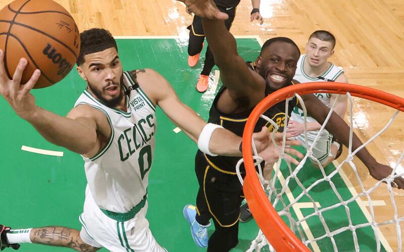 🚨 Jogo 3🚨

A vitória dos Celtics, a importância de Draymond, o coletivo de Boston, o estado de Curry, a reação do público e a altura do ar. Ah, e as farpas ao <a href="/naguiar/">Nuno Aguiar</a>.

📻Link 📻
Spotify: spoti.fi/3MRkUwV