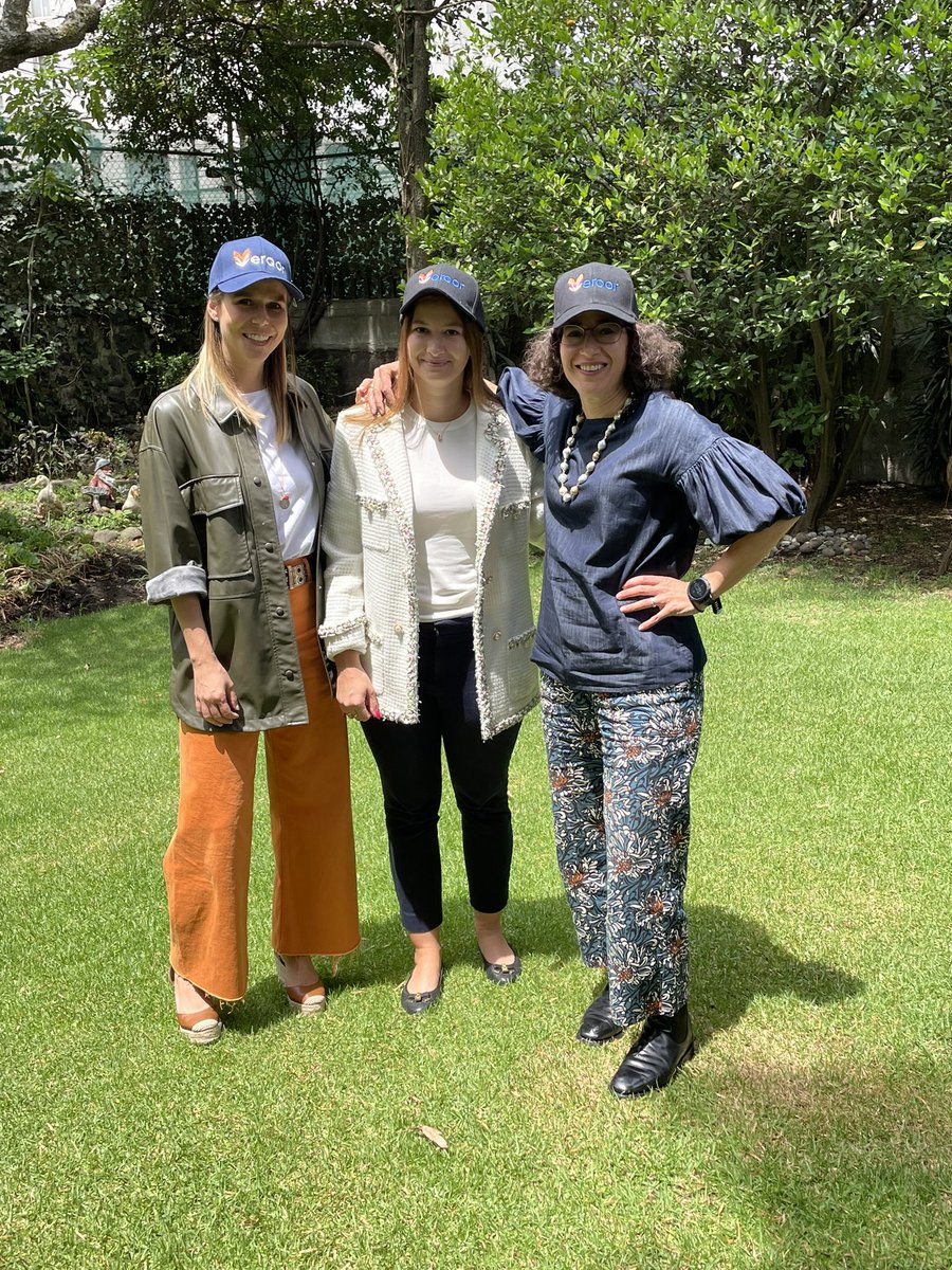 nancyhtm's tweet image. The opportunity in agrotech is huge. 

And @Verqor knows it… 

Behind the revolution and innovation, there’s us: women in VC @AmplificaC @AnnaRaptis_ @marianajs supporting the incredible @RhchValentina and @hugo_garduno