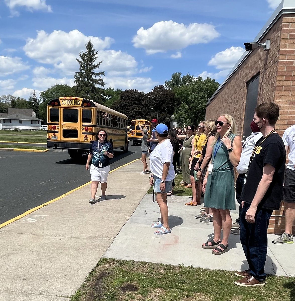 VVMfalcons's tweet photo. Thank you to the best students, staff, families and community! We are so thankful for each of you and for all you share with VVMS! Being together this year in person was awesome! Wishing everyone a wonderful summer ahead! #falconpride #youmatter https://t.co/k3FM8QN1yw