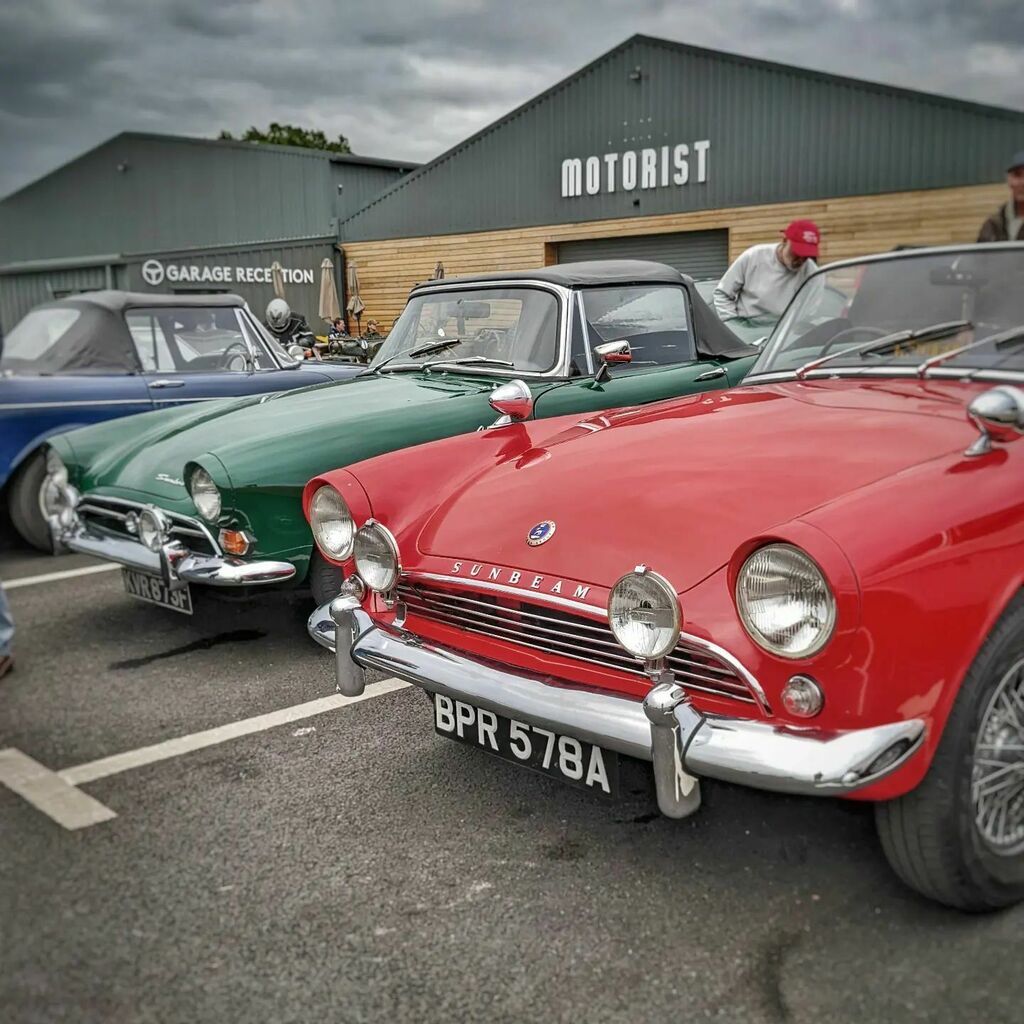 GPMcA's tweet photo. Earlier today @themotoristhub classic and retro event... #Sunbeam #Ford #Rover #Citroen #Fiat #Opel #Mini #JeepThatLooksLikeItMeansBusiness https://t.co/xOGTcc6M9L https://t.co/iQ3vl7Qhmy
