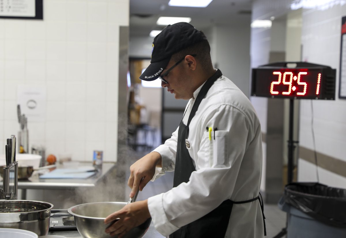 AA9 Sends tweet media