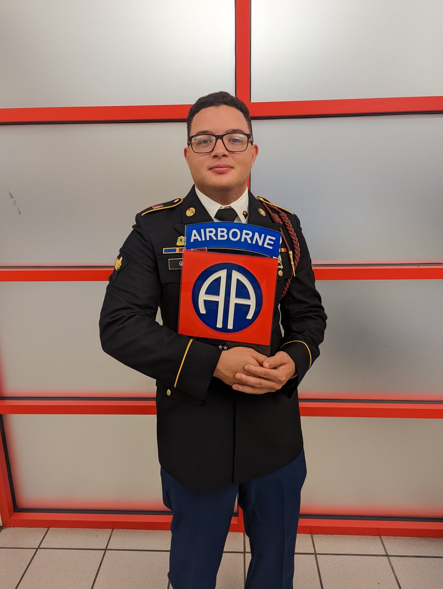 AA9 Sends tweet media