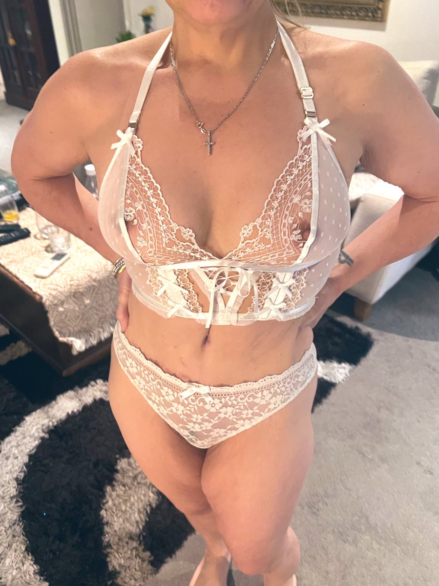 hermanfeast's tweet photo. Thank God it’s Friday!! And a long weekend too. Very much looking forward to playing with LadyG this weekend… #TGIF #longweekend #playtime #couple #sexy #love #honeybridette #lingerie https://t.co/LcPJ4jcLho