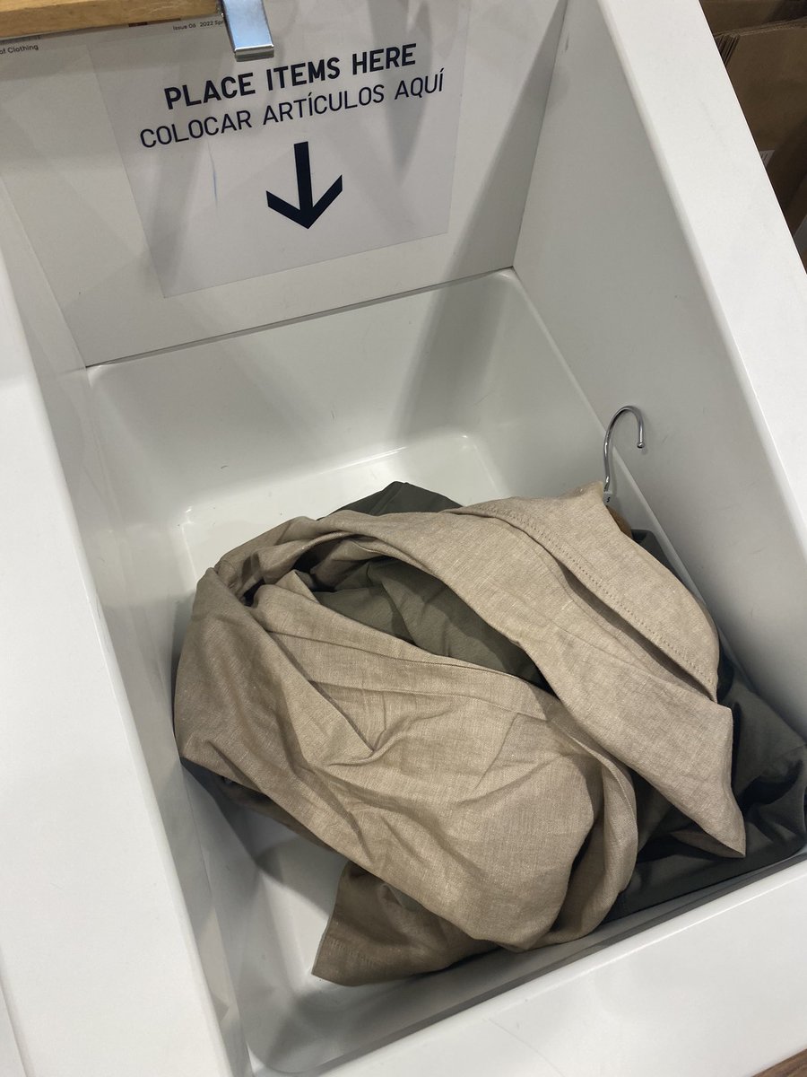 MattZeitlin's tweet photo. Genuine innovation in retail: Uniqlo has self checkout, but you just put your stuff in here and it scans it all for you, you confirm it, pay and walk out https://t.co/H3j2VIFq3L