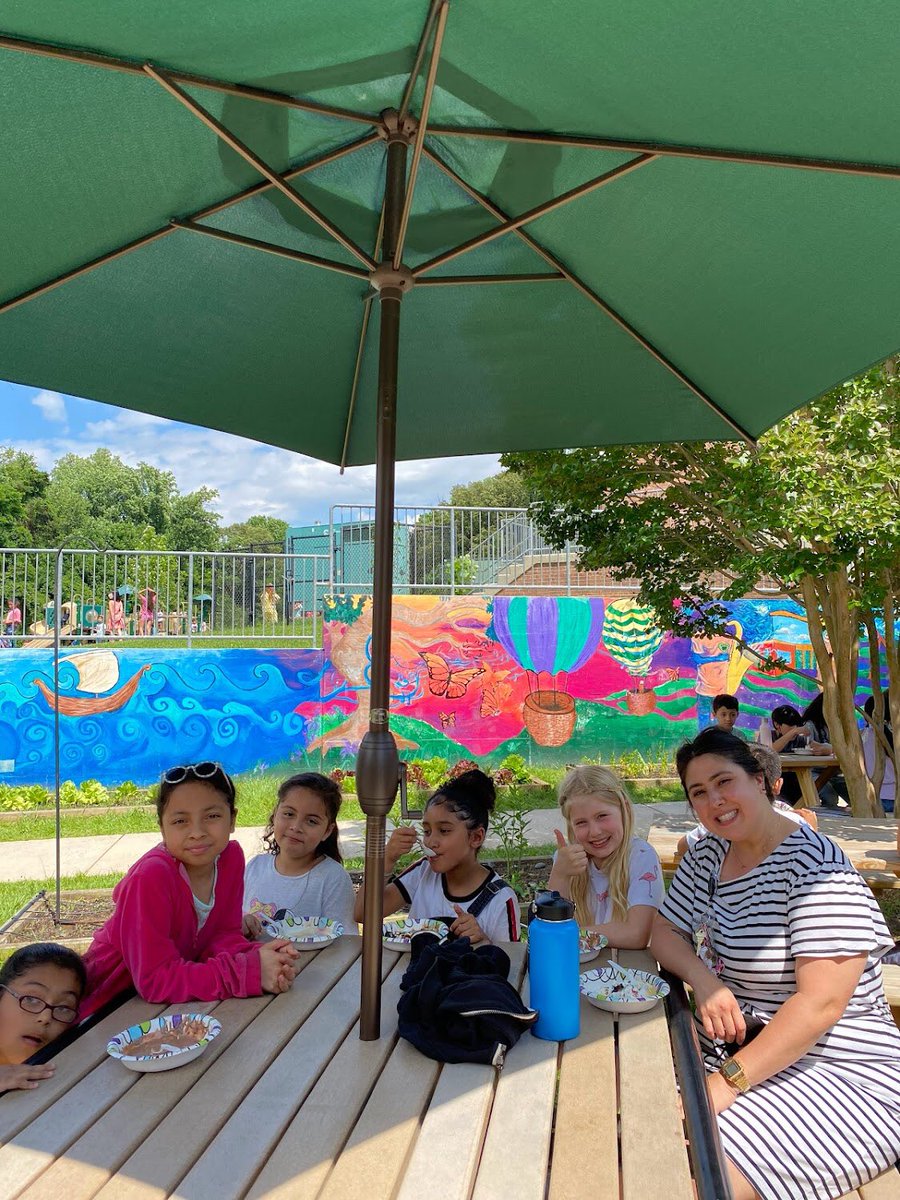 WoodburnES_3rd's tweet photo. Having way too much fun at the end of the year ice cream party! 🍦 @WoodburnES #togetherwegrow https://t.co/2TbBy3yP3h