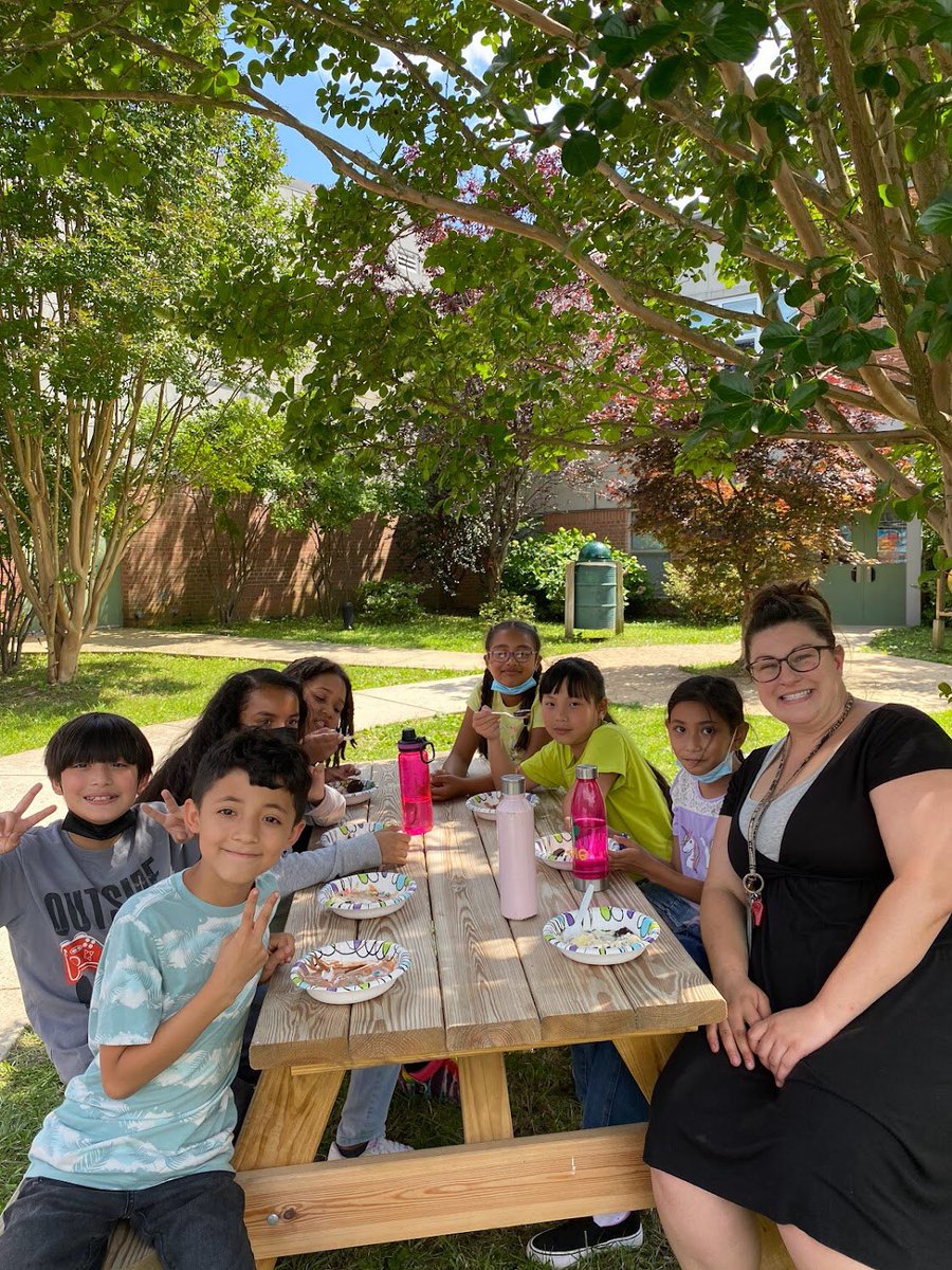 WoodburnES_3rd's tweet photo. Having way too much fun at the end of the year ice cream party! 🍦 @WoodburnES #togetherwegrow https://t.co/2TbBy3yP3h