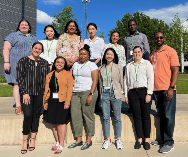 alliewhiite's tweet photo. Having a great time connecting with fellow communication doctoral students at @NatComm #DHS hosted by @MasonCommDept. 

Grateful to have received really great feedback on my dissertation proposal from @DrTiaCMTyree @DrSrivi and #RichardCraig! We have some work to do @ablakes4! https://t.co/lVGEO9BwwC