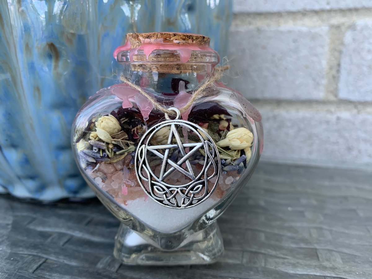 kay_witchery's tweet photo. ❤️‍🔥 Wow check out these self-love spell jars ❤️‍🔥

🌹 Who needs a boost of confidence?

🌹 Who wants to add some spice into your life? 

🌹 Who needs some extra courage or strength?

These are intended to bring such intentions to you! 

Click the link 👇 

https://t.co/zZHe9dSXTm https://t.co/seshT5TWen