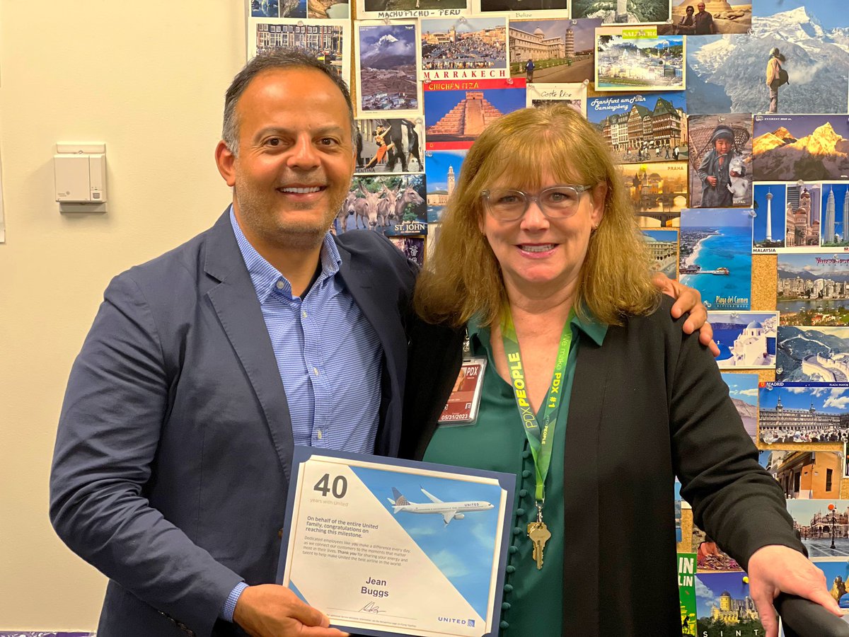 Congratualtions <a href="/united/">United Airlines</a> SAN GM Jean Buggs for 40 years of leadership! #GoodLeadingTheWay <a href="/JMRoitman/">Jon Roitman</a> <a href="/MikeHannaUAL/">Mike Hanna</a> <a href="/DJKinzelman/">David</a> <a href="/Jeanblu8219/">Jean</a>