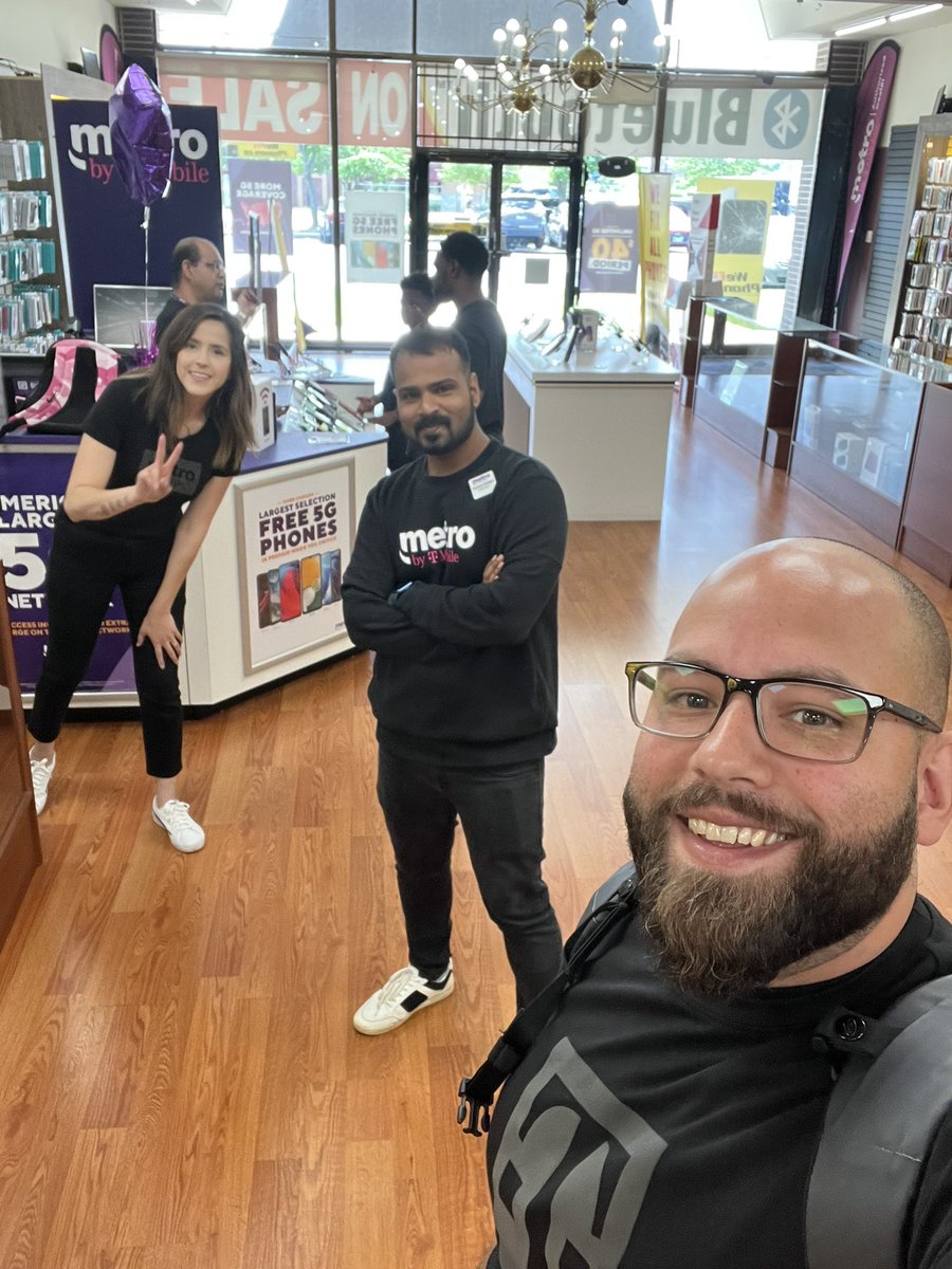 yeahitsmeRP's tweet photo. Zaina’s team in Joliet is fired up about HSI!! We talked about how important HSI is to Metro customers and everything we are investing to make this #MetroHSIBooming take off!! Super excited to see how we finish in June!! @AmazingAymii https://t.co/QBKU5kbDM7