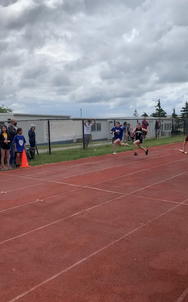 MsZarafonitis's tweet photo. Congratulations to all of our amazing athletes! We had such a fun day with you &amp; are so proud of your hard work! 💙🏳️‍🌈 💛 @HCAA2017 @mrshansonclass @Kyurgan1 @mr_ccorreia @MargueriteHCDSB https://t.co/jQaGCvk5qe