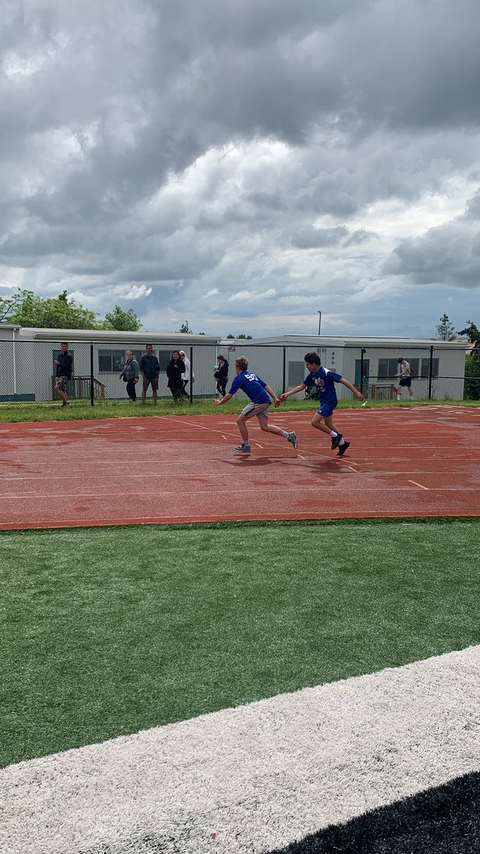 MsZarafonitis's tweet photo. Congratulations to all of our amazing athletes! We had such a fun day with you &amp; are so proud of your hard work! 💙🏳️‍🌈 💛 @HCAA2017 @mrshansonclass @Kyurgan1 @mr_ccorreia @MargueriteHCDSB https://t.co/jQaGCvk5qe
