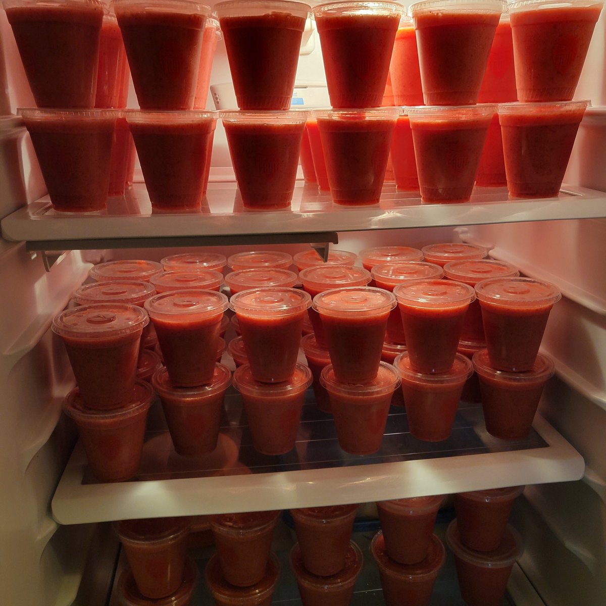FabulousStop's tweet photo. Dozens of fresh fruit smoothies were delivered across #yqr today! Join the @BarterPayRegina #smoothieclub https://t.co/Wu9HoIcYmA