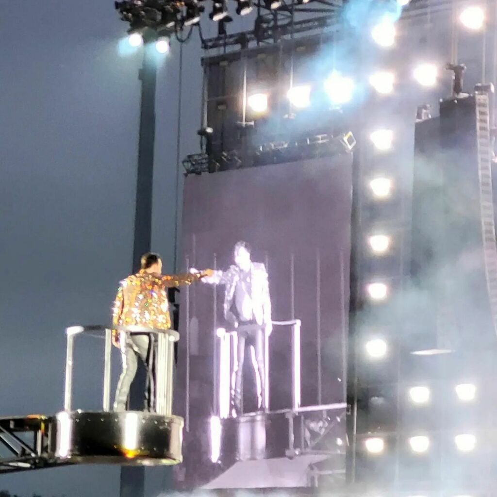Prima tappa del tour di Cesare Cremonini a Lignano Sabbiadoro.

#cesarecremonini #cesarecremoninitour #cesarecremoninitour2022 #tour #live #concert #concerto #lignano #lignanosabbiadoro #music #livemusic instagr.am/p/CemjJaZNF2L/