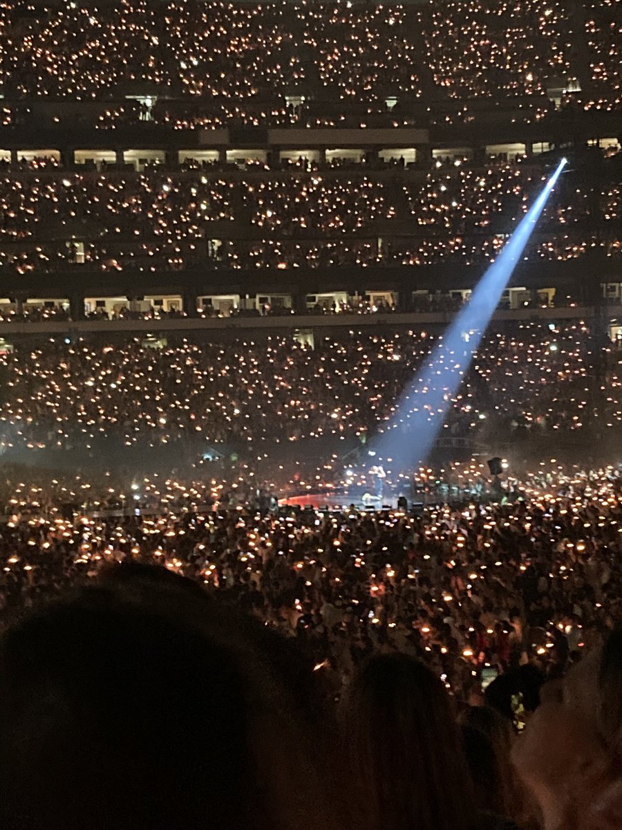 helphelpless7's tweet image. Took my oldest son for a whirlwind of a trip to see @coldplay last night in Philadelphia. Memories that will last a lifetime!🥰