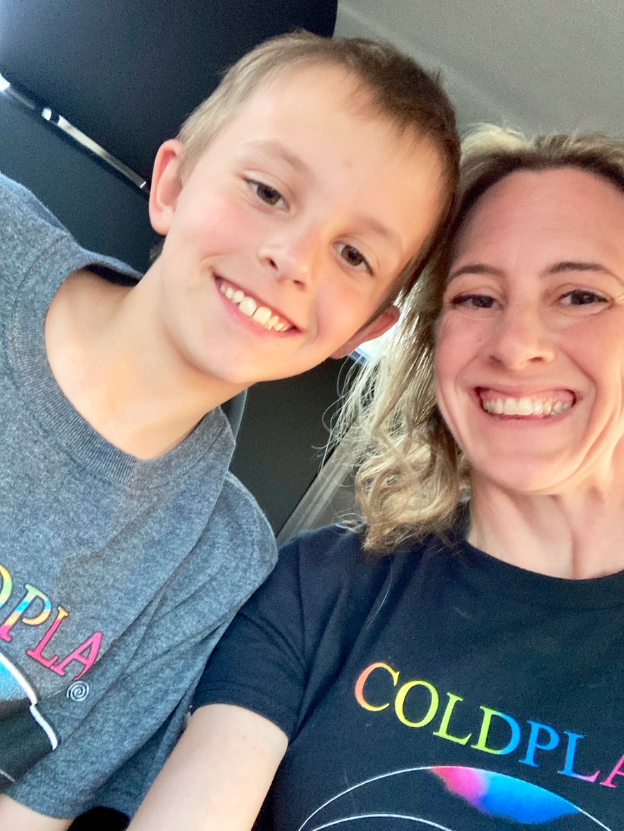 helphelpless7's tweet image. Took my oldest son for a whirlwind of a trip to see @coldplay last night in Philadelphia. Memories that will last a lifetime!🥰