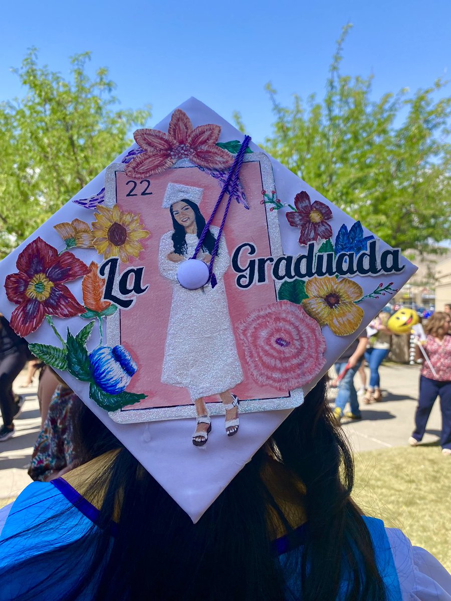 Cdelga84's tweet photo. Graduated HS yesterday, here’s how my cap decoration came out🤭
(Acrylic paint + glitter)
#loteria #gradcap #gradcapdecor #lagraduada #Classof2022 https://t.co/JLfsJUeTrb
