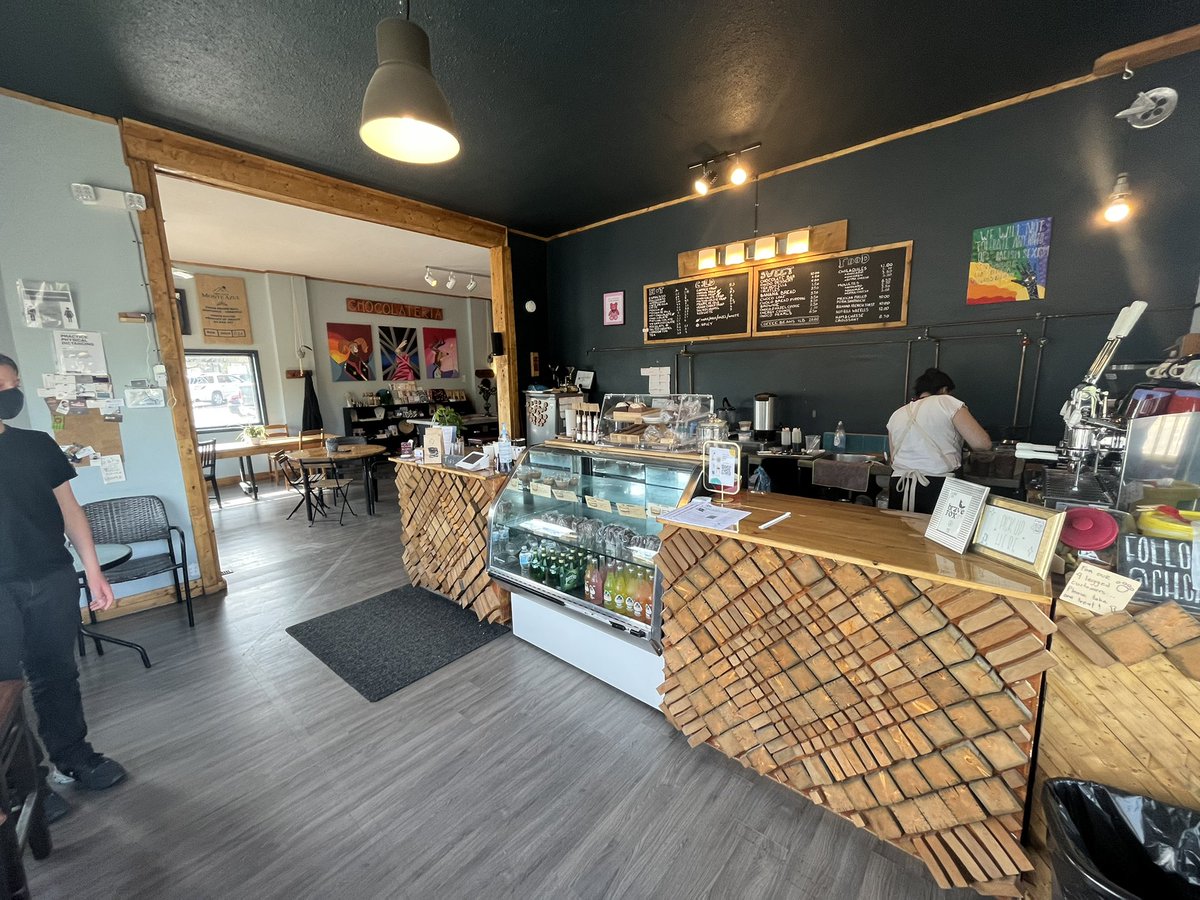the_dpg's tweet photo. A local #yeg gem!  @chcafeteria is at the top of McKinnon ravine on the west end. 148 st and Stony Plain Rd

It’s a great destination for 🏃‍♀️ 🏃, walks, 🚴, 🏍, 🚗.

Proper chocolate, xocolatl, coffee 

#eatlocal https://t.co/WktQsZFfxk