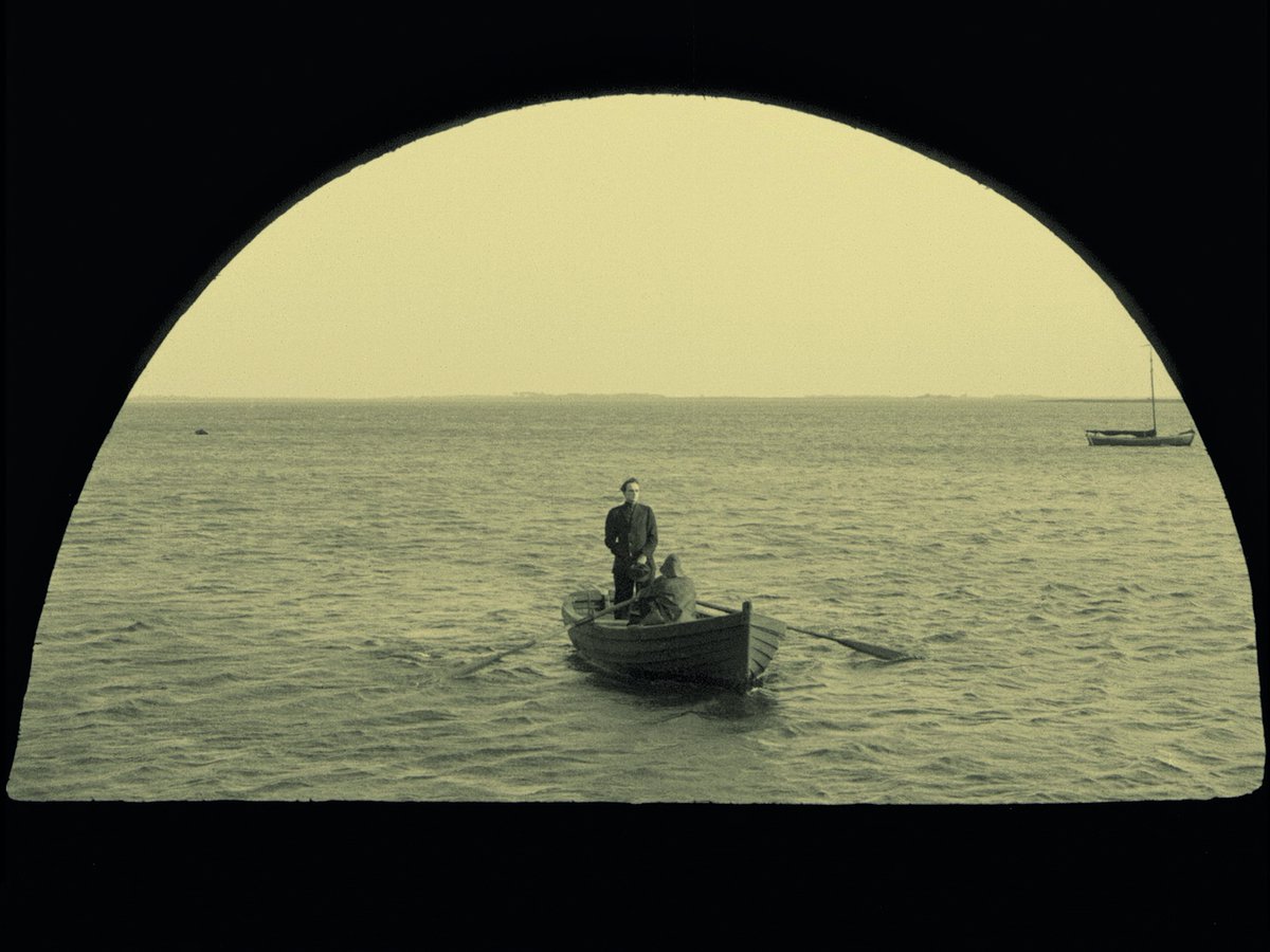 Hoy arrancó el ciclo 'F. W. Murnau, de Weimar a Hollywood' en <a href="/Sala_Lugones/">Sala Lugones</a>. Cinco pelis del director alemán hasta el 14/06.
🎬 Apertura 'El camino hacia la noche' (a las 15 y 21 hs)
📅Mañana 
'Fausto' (a las 15, 18 y 21 hs)