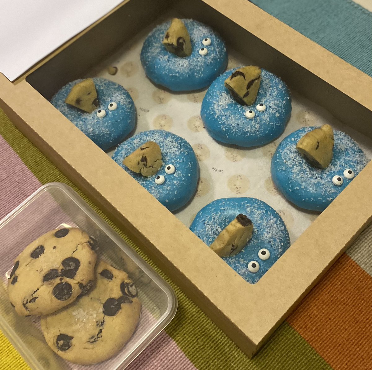 A big thank you to my champ of a sister <a href="/jacquemalouf/">jacqueline malouf</a> for the No Reason Surprise Present of a yum @wearenutie delivery of my choice. Of course I picked the GF/DF Cookie Monster donuts 💙🍩🍪🤤 instagram.com/p/CemoYM5vTF_/…