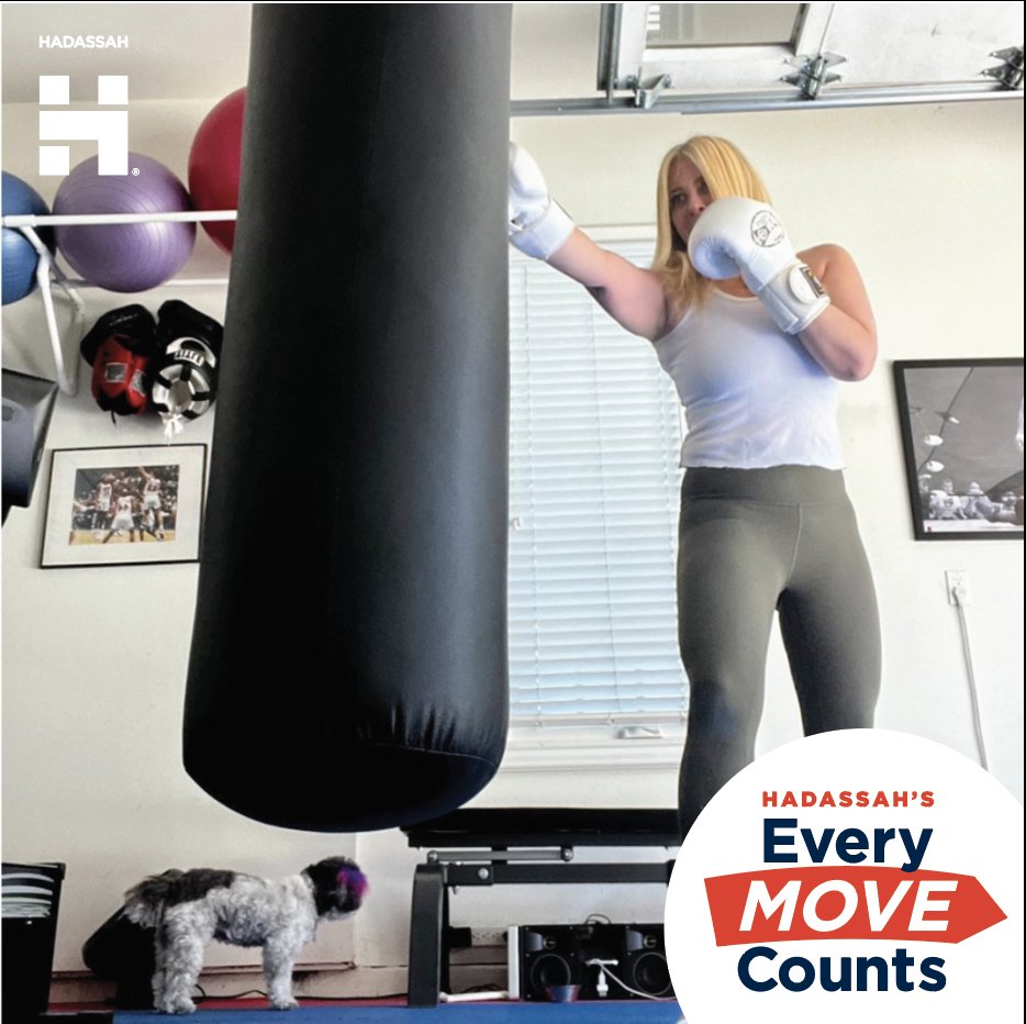 Hadassah's tweet photo. We love seeing #Hadassah members making Every Move Count! Thanks to Peg, Michelle and Cathy for sharing these incredible photos. Round 2 starts June 27 when we Move Across Israel - join us! #EveryMoveCounts #EMC22
👇 👇
https://t.co/yOeryNy0K5 https://t.co/sM0716Tqr1