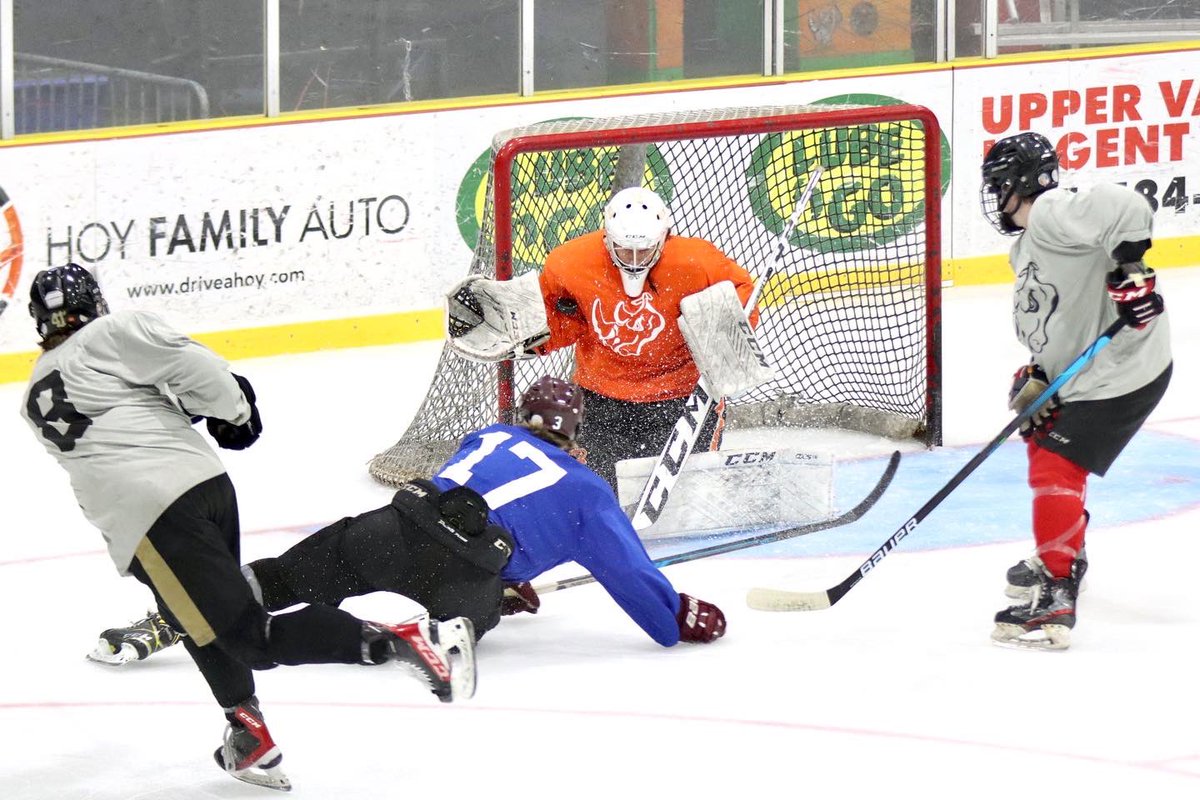 El_Paso_Rhinos's tweet photo. We end the day with a couple of 0️⃣s on the board, but we are back tomorrow at 9:30 am for the fourth day of #RhinoDevelopmentCamp! See you then! 👋 https://t.co/vbLRsR60g4