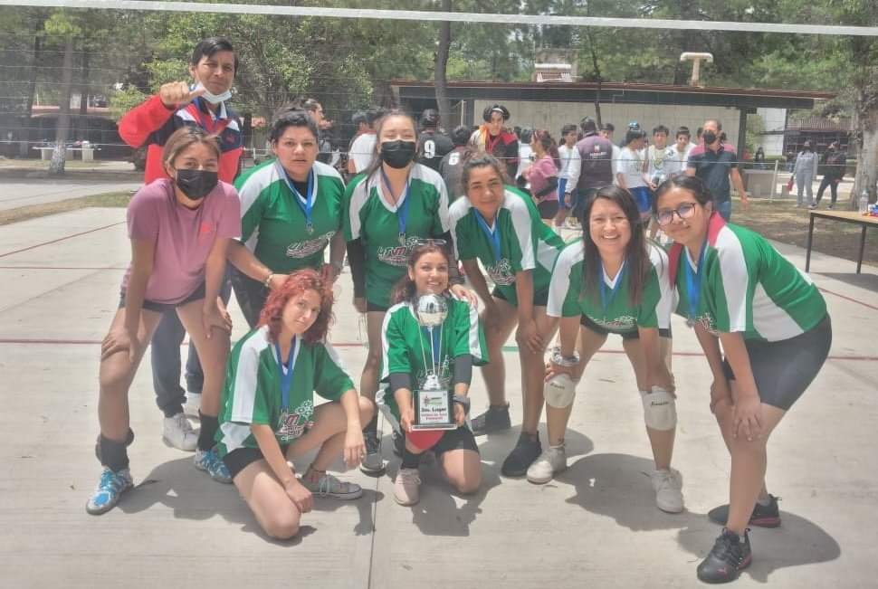 UTVMoficial's tweet photo. Nuestra comunidad universitaria felicita al selectivo de Voleibol Femenil por haber obtenido el Segundo Lugar en el Encuentro Deportivo y Cultural Estatal del Espacio Común de la Educación Media Superior y Superior 2022.
#OrgulloUTVM https://t.co/gw8iahJJE4
