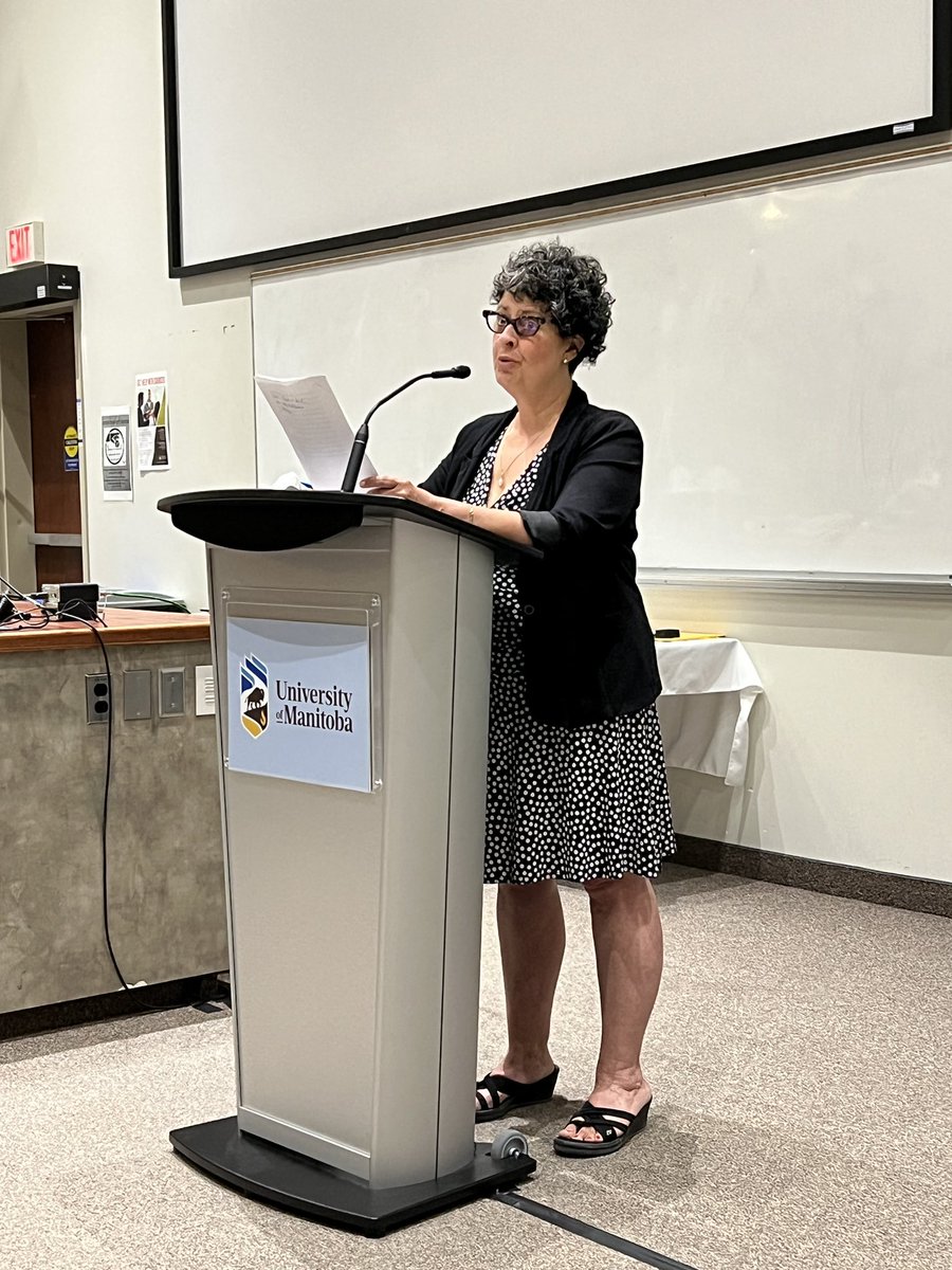 Director Michele Rogalsky congratulates the Class of 2022 for their accomplishments and perseverance #umanitoba2022 @rogalskymtr