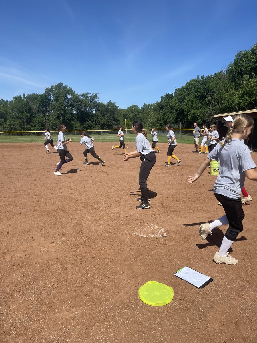 kailey_swann's tweet photo. Lady Dragons put in work this week! Team Camp 2022 is in the books! 🥎 https://t.co/fnPTzagzof