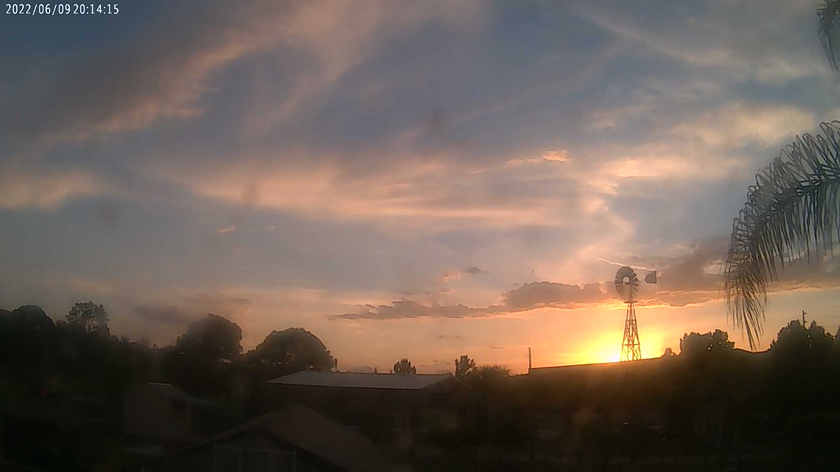 FLGWxSTEM's tweet photo. Florida Learning Garden at sunset and it's 84 F. https://t.co/vv3lskClxZ