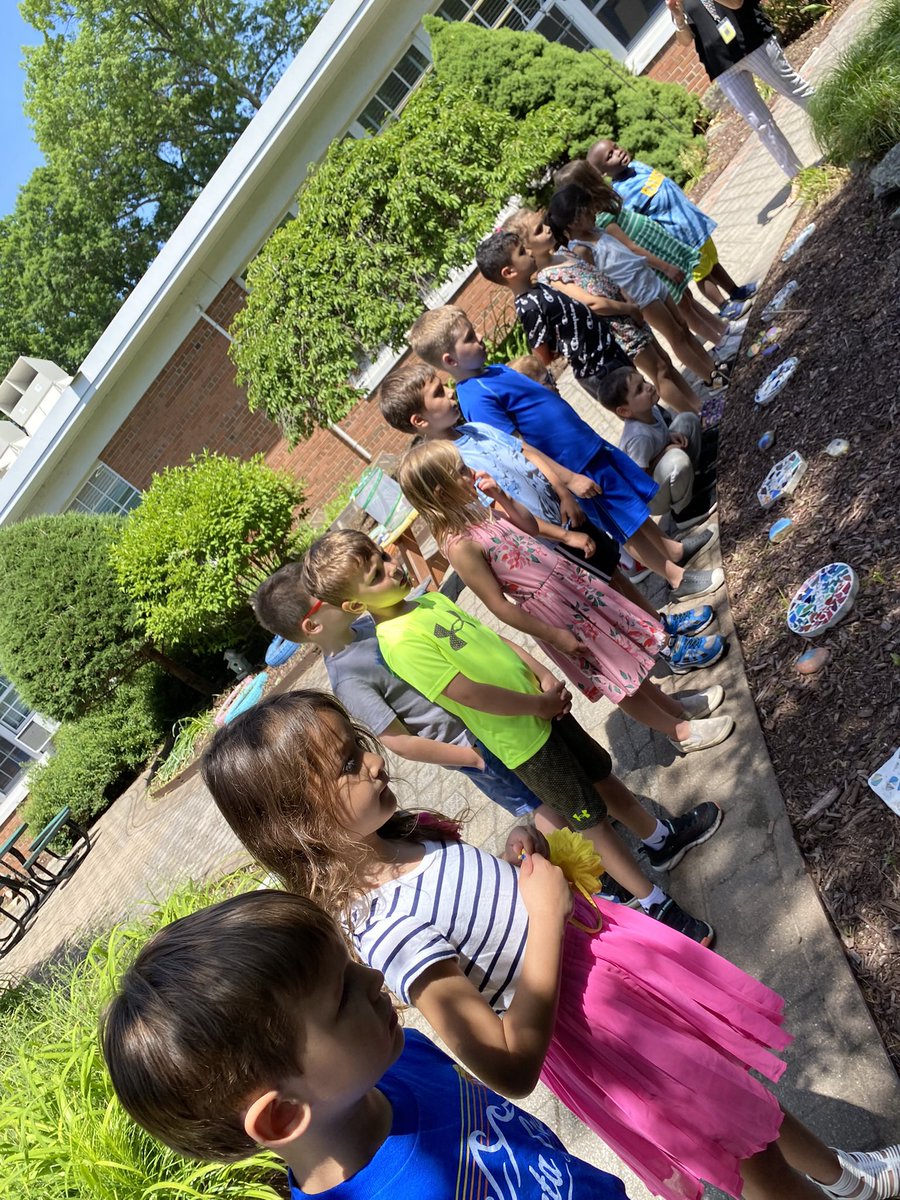 It was time to let out butterflies fly and be free. We already miss all of our classroom pets!  🐥🦋 @TisdaleSchool #WeAreTisdale