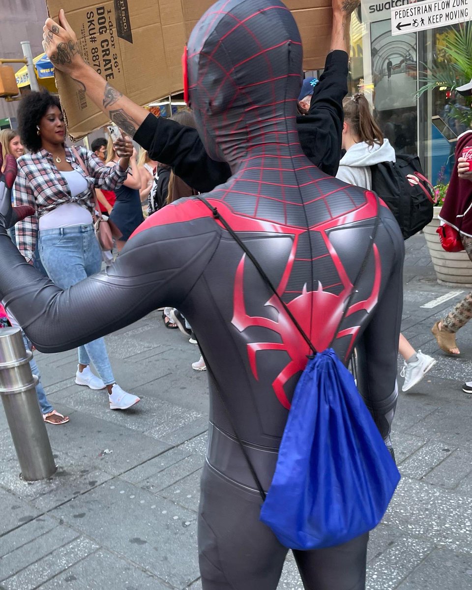 epnds_'s tweet photo. spider-man and his boy tryna make money 4 w33d https://t.co/0JkJQ8gtpv