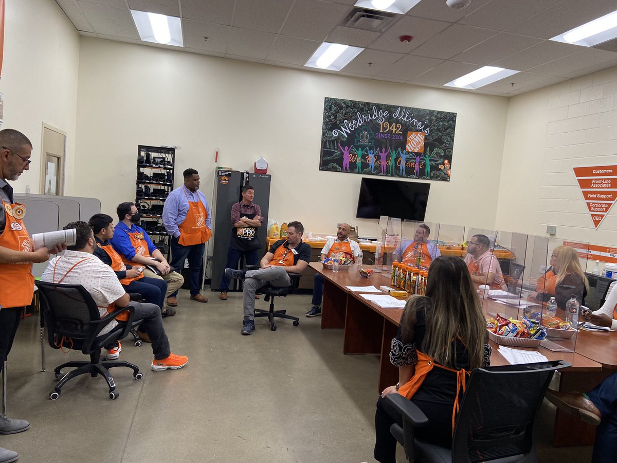 mellietHD's tweet photo. What a great day of current leaders teaching, and also learning from our future leaders! Great stuff right here!!! @williamcole23 @aldakonda @jgirv257 @Fpanico25 @1917Depot @Gcruz2222 @TheTank1787 @Laura_BMata @patrick_kotus https://t.co/sDt4pO6dVP