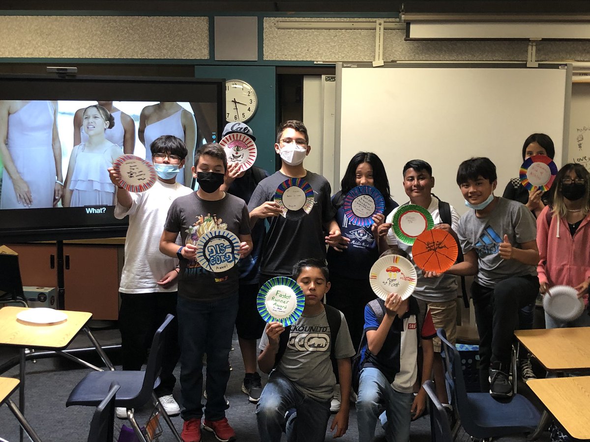RADTeachMoreno's tweet photo. Another successful year of paper plate awards! Students design an award for a classmate and everyone wins!! So much fun! Students are so creative!! #paperplateaward #radteacher #sunshineforeveryone https://t.co/sEKKrsn0kA