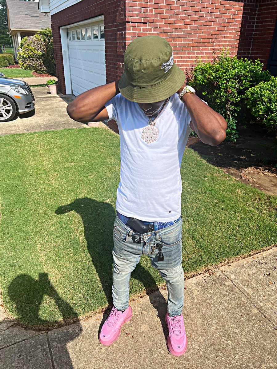 vmuney_55's tweet photo. Don’t Put No K😤 Behind That E🤬, Cause You Gone Die⚰️ Bout PME❗️😈
#PMETheLabel🚀❄️ https://t.co/qv3chVHYES