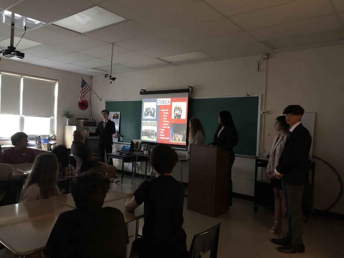 OceanDeca's tweet photo. It was so great to meet the newest members of the #OTHSDECA family! We can’t wait to see our incoming freshman continue the #DECAmomentum!!! https://t.co/1JJQP4QWd7