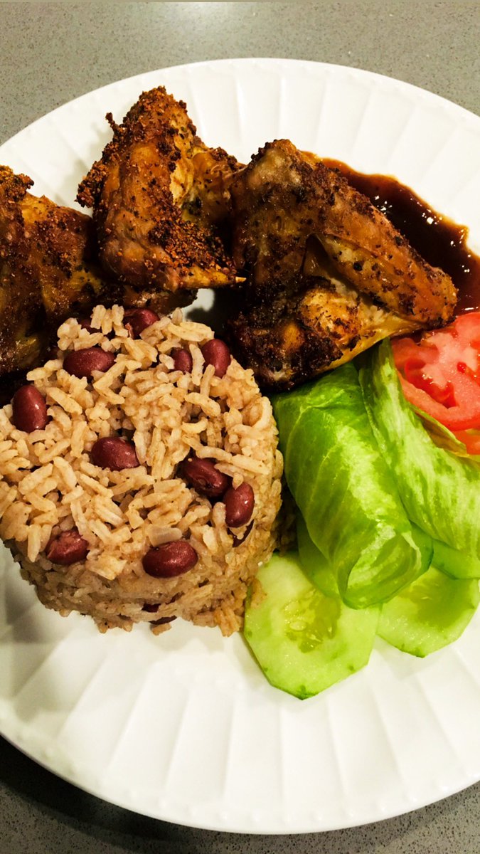 TamiWinkle_'s tweet photo. The Guyanese dem a dun mi!😭🇬🇾 https://t.co/vVcNHZ7f6e 
Best Food! 🇯🇲
#jamaicantwitter #jamaica 
#food #FoodShortagejoe #Food 
#foodshortage #FoodSecurity #FoodCrisis #foodphotography #FoodForThought https://t.co/va1EsWJPID