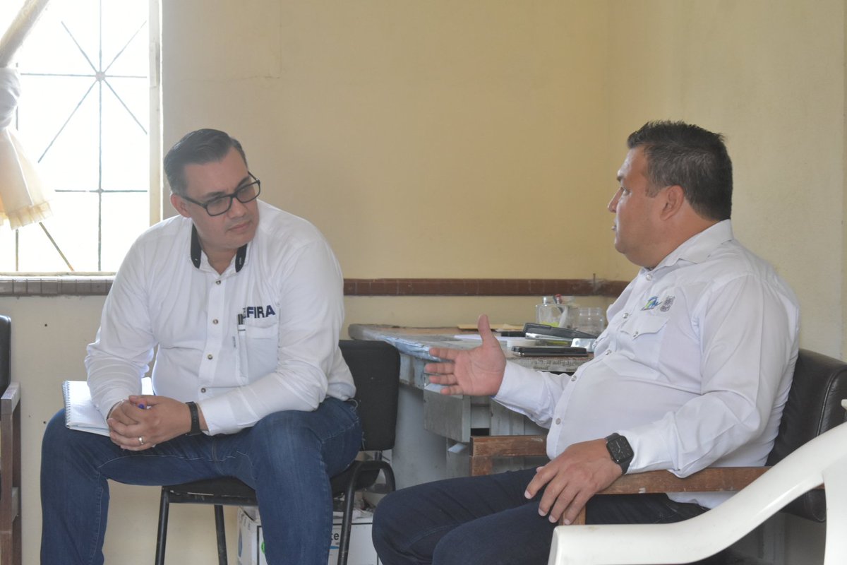 RuralTam_mx's tweet photo. El día de hoy el secretario @LongoriaAriel se reunió con productores del sector social del municipio de #SanFernando, donde estuvo presente el representante de @FIRA_Mexico. https://t.co/q5rSc7ZHY6