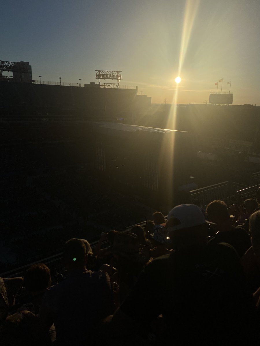 LauraRoach's tweet photo. #chevycma view of the stage https://t.co/GEHLpuLrS6