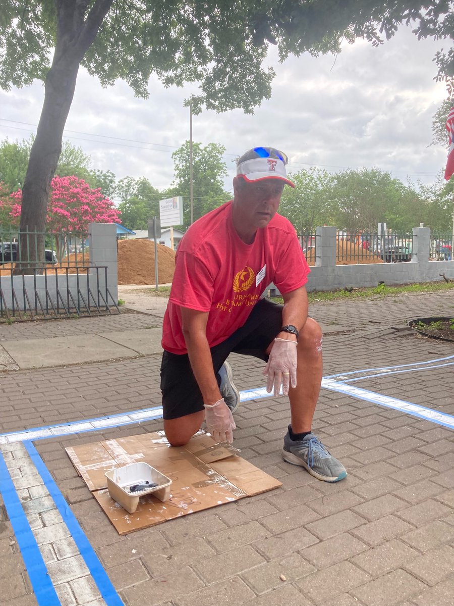 mya028's tweet photo. Working together for our community!
@hebtoc @MolsonCoors @GoodSamTX #hebtoc https://t.co/8UenICLVjw