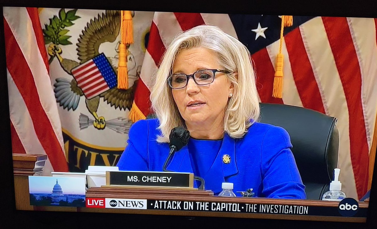 cbaratta5's tweet photo. Whew. #LizCheney. 
RESPECT from this Democrat.
#CountryOverParty 🇺🇸 #January6thCommitteeHearings https://t.co/fUsclwxOpN