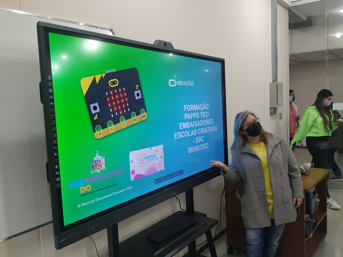 DanielaVeihl's tweet photo. Hoje fizemos a formação com o grupo de Papp TEC de São Bernardo do Campo SP Brasil. Momento de mão na massa com projetos iniciais incríveis!
@microbit_edu
#microbitchampions
#microbitchampions2022 https://t.co/8GBjR8z8ZL