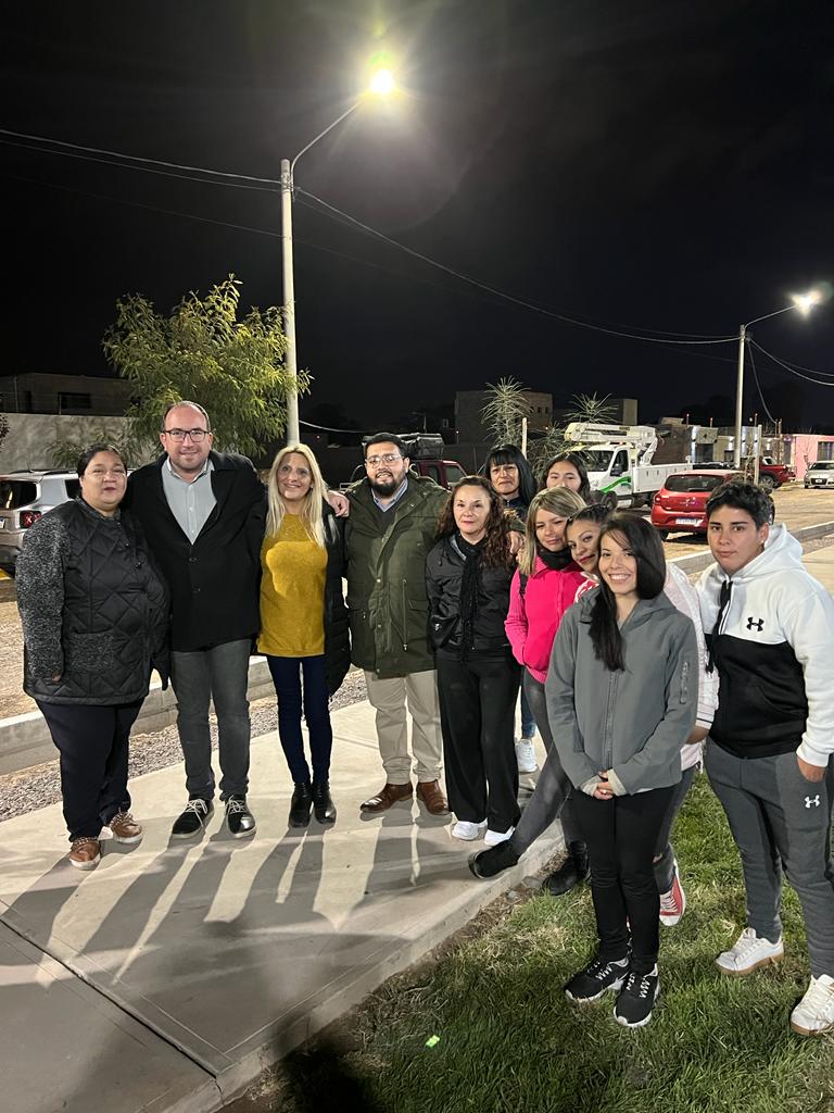 SergioMiodowsky's tweet photo. Inauguramos la Plaza Dr. Ernesto Horacio Riveros, en el barrio MOB de nuestro querido departamento. Hace un tiempo los vecinos nos expresaron su deseo de poder tener un espacio de esparcimiento en el barrio, hoy es una gran alegría ver está obra concretada.
#Rivadavia https://t.co/WDJ85Ol4IK