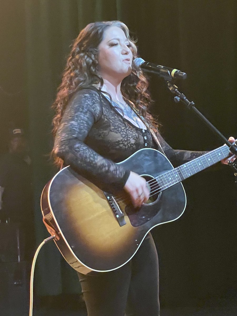 What an amazing day with some ⁦<a href="/McBrydeTrybe/">McBryde Trybe</a>⁩ friends!!! Thanks ⁦<a href="/AshleyMcBryde/">Ashley McBryde</a>⁩ for an amazing Trybe party!! ⁦Country Music!!! @victoria_adams1⁩
