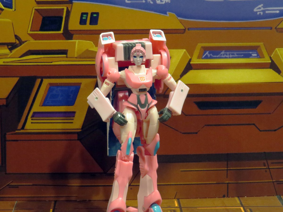 TFExpo's tweet photo. TF Expo is excited to announce the custom class figure, Prelita. Before she led the fembots, she was a simple dockworker. She's only available exclusively to build at the TF Expo Custom Class on July 1st in Kansas City. For tickets and more info, go to https://t.co/ZsY22NwVPK https://t.co/RaZ6OR8WLm