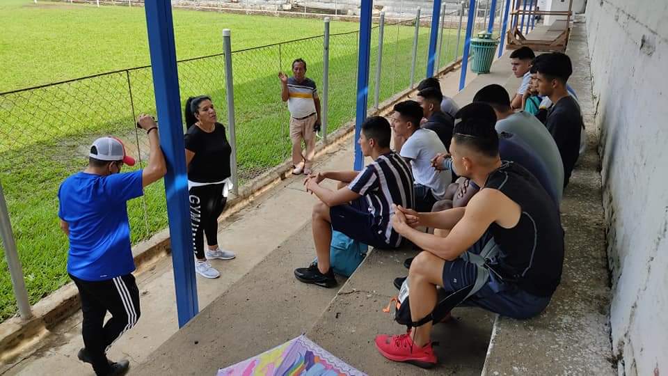 CDRacingJr's tweet photo. El profe William Osorio ya arrancó su labor en el Estadio 21 de Noviembre, en los preparativos para el Torneo Apertura 2022.

¡Se viene la fuerza del #MoradoYAmarillo! 🟣🟡⚽️ https://t.co/FKLmUViDL4